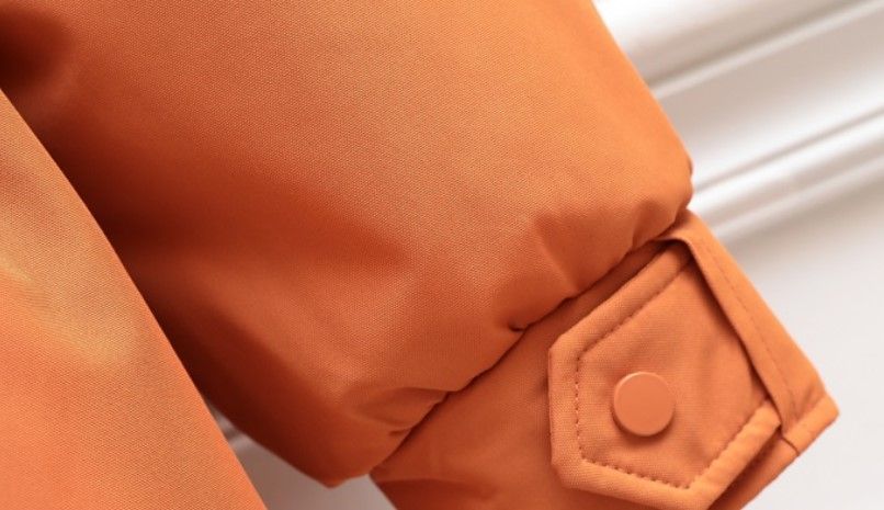 Жіноча куртка з пуху однотонна з великими кишенями L Чорний (а3687) фото