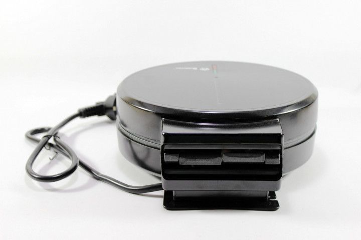 Вафельница DOMOTEC MS-7710 Черная (1000Вт, круглая) фото