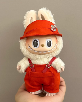 Наряди для іграшки Labubu з кепкою Червоний 17см 35248 фото