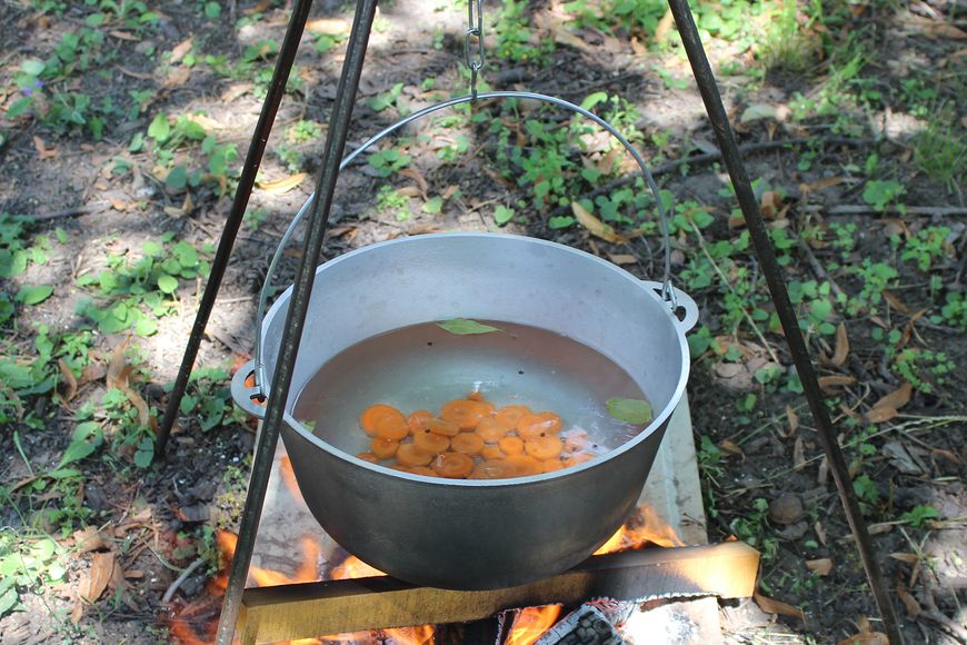 Казан алюминиевый Brizoll 6 л с дужкой, крышкой и треногой фото