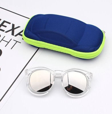 Дитячі сонцезахисні окуляри з чохлом (Сріблястий One Size) фото